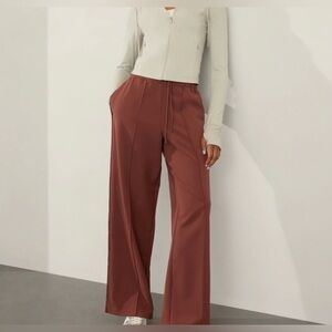 Athleta Endeavor Relaxed Pant NWT in Cherrywood Brown size Small